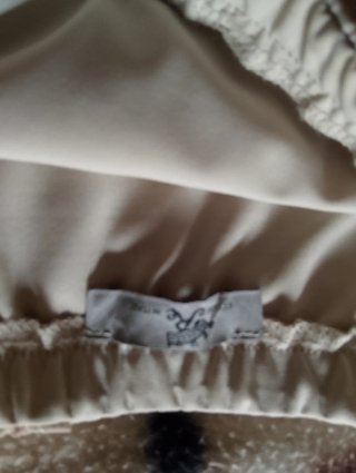 Vestito beige con perline