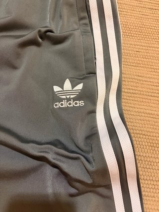 Pantalón Adidas gris niño