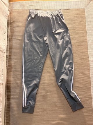 Pantalón Adidas gris niño