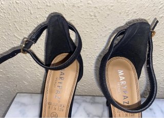 Sandalias de tacón negras