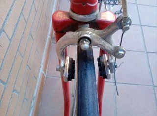 Bicicleta de carretera roja