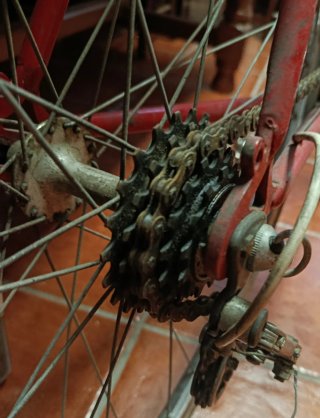 Bicicleta de carretera roja