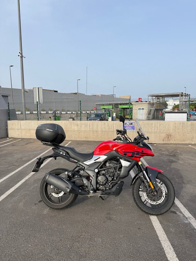 Voge 300 DS 2020 Roja y Negra