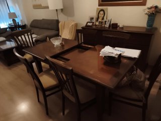 Vendo Mesa comedor madera con 6 sillas