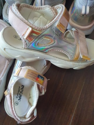 Conjunto di sandali per bambina taglia 36