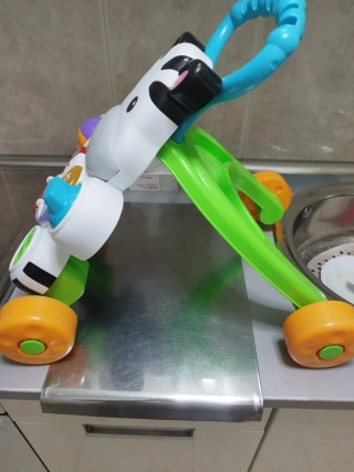 Andador correpasillos cebra Fisher Price