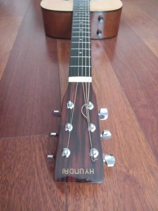 Guitarra Electroacústica Natural Marca Hyundai