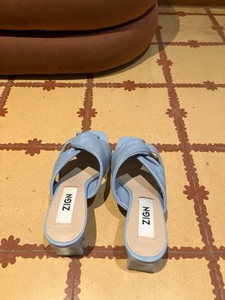 Zapatos mules piel Zign azul cielo talla 40