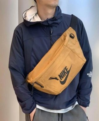 Riñonera Nike Tech Hip Pack Multiusos