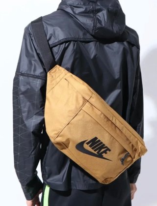 Riñonera Nike Tech Hip Pack Multiusos
