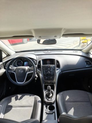 Opel Astra 2011