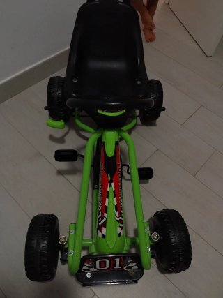 Bicicleta de pedales verde