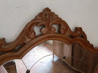 Cómoda antigua madera con espejo