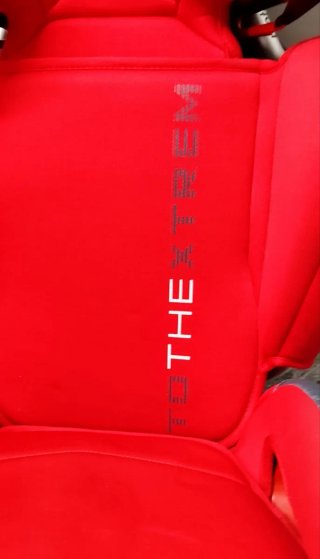 Silla de coche infantil roja