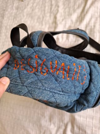 Mochila Desigual acolchada con bordado