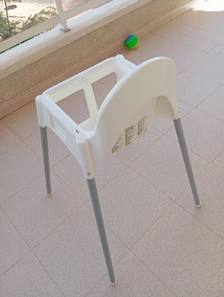Trona Ikea para bebé