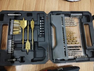 Taladro percutor Alpha Tools con maletín