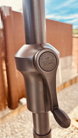 Se venden 2 Sombrillas de jardín con pie!!!