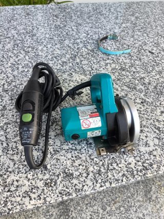 Cortadora Makita AT1010RH para encimeras