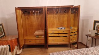 Armario antiguo de madera