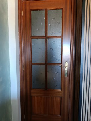 Puerta de interior de madera