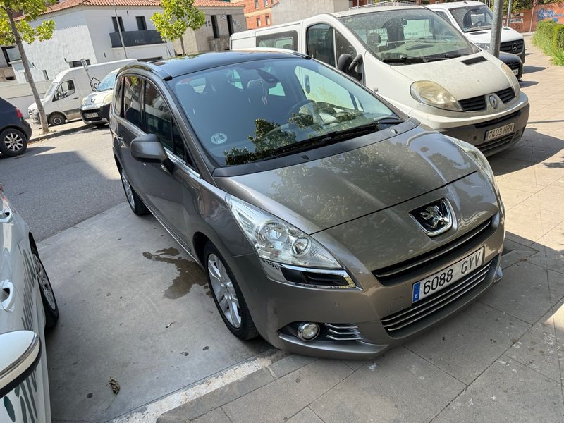 Peugeot 5008 - foto 1