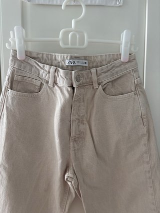 Pantalones vaqueros Zara beige