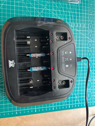 Cargador Pilas TOP CRAFT Recargables