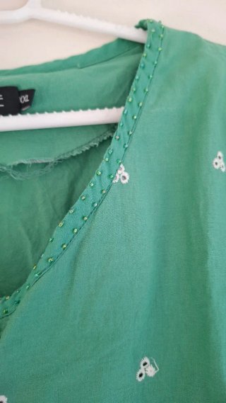 Blusa Gocelle bordada verde Talla XL