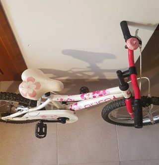 Bicicleta infantil 18 QUER blanca y rosa