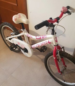 Bicicleta infantil 18 QUER blanca y rosa