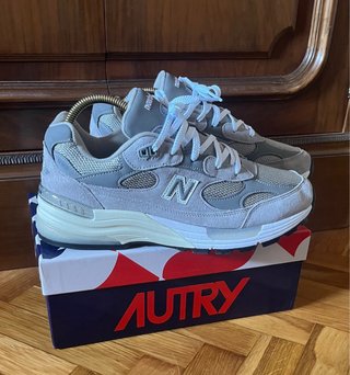 New Balance 992 Talla 44 Gris