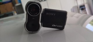 Videocámara Plata y Negra