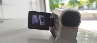 Videocámara Plata y Negra
