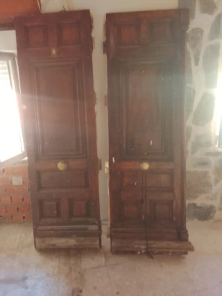 Puerta de madera antigua