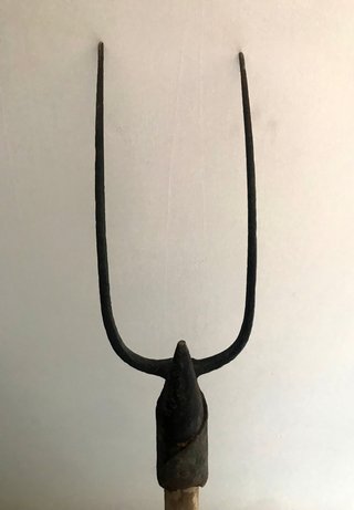 Forca fieno antica 2 denti ferro battuto