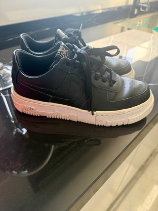 Tenis Nike Air Force 1 Pixel Negro