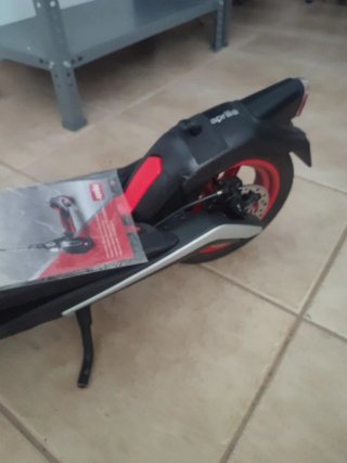 Patinete Eléctrico Aprilia (Batería no funciona)