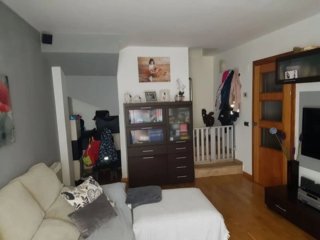 Se vende Piso muy céntrico en olesa.