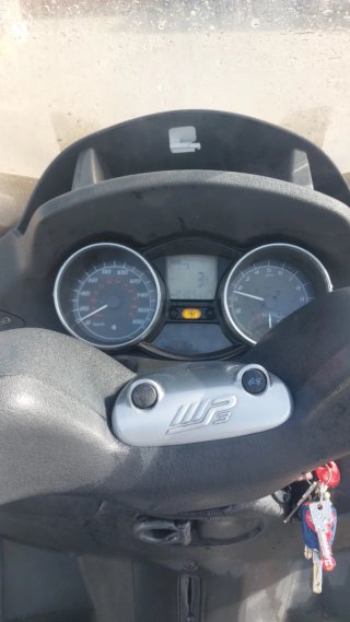 Piaggio MP3 Maxi Scooter Gris/Marrón