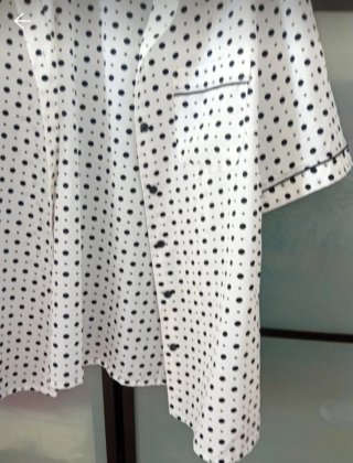 Blusa Talla 46 Lunares Alt.77 de hombros 44