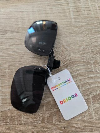 Clip para gafas de sol