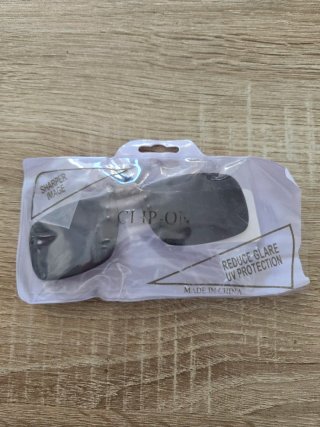 Clip para gafas de sol