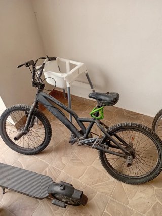 Bicicleta BMX Monty Negra