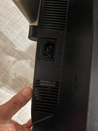 Pantalla Packard Bell + Altavoces NGS