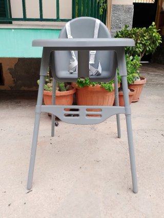 Seggiolone pappa grigio