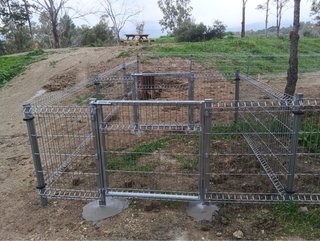 Puertas para vallados metálicos