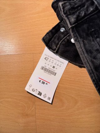 Jeans Zara Flared Negros Desgastados