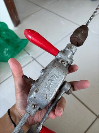 Taladro manual Alcyon vintage