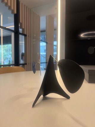 Escultura cinética de escritorio moderna